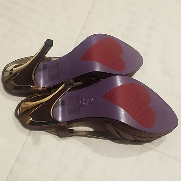 🥀NWT Fabulous satin shoes - Picture 4 of 8